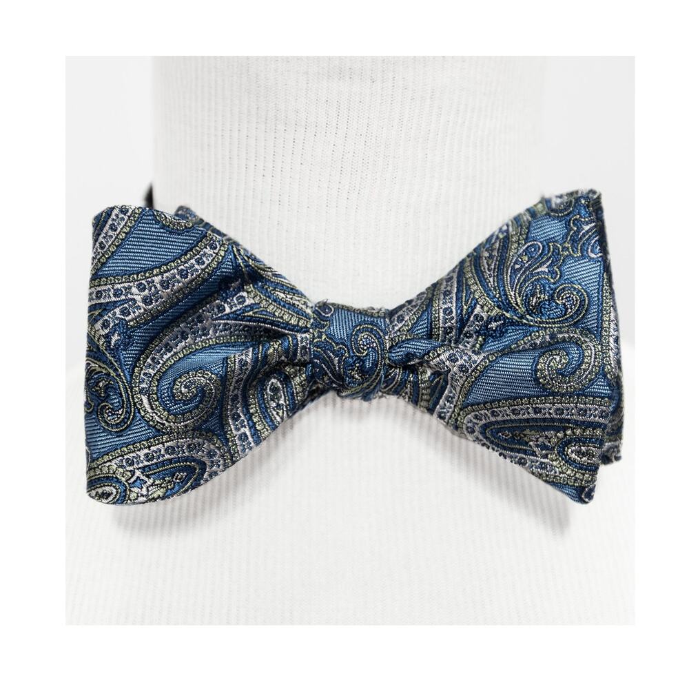 New Daniel Cremieux Blue Paisley 100% Silk Self Tie Bow Tie Bowtie